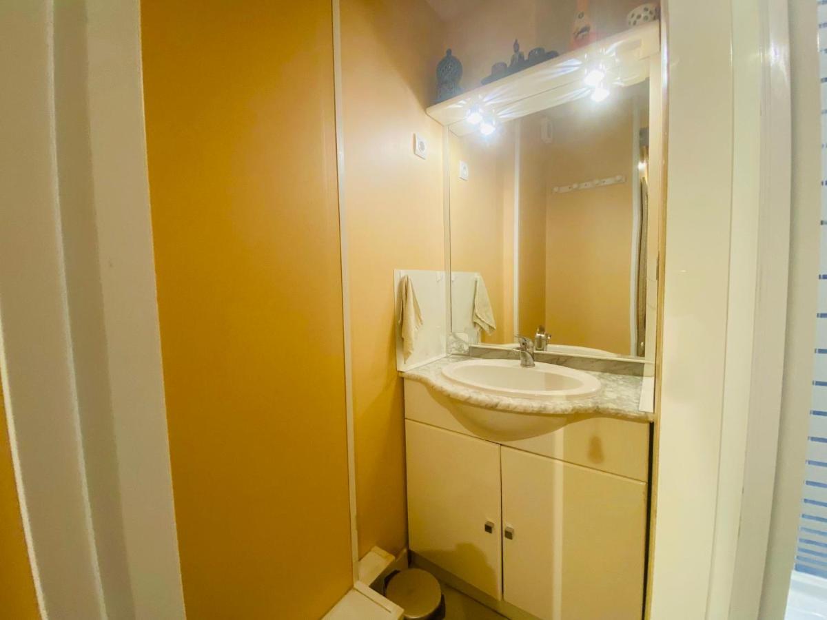 Appartement Proche Mer Avec Piscine Et Parking Fleury  Buitenkant foto