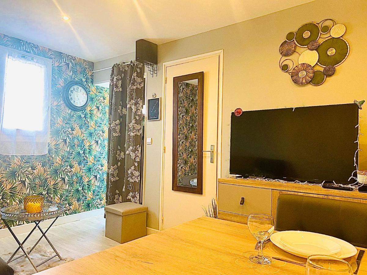 Appartement Proche Mer Avec Piscine Et Parking Fleury  Buitenkant foto