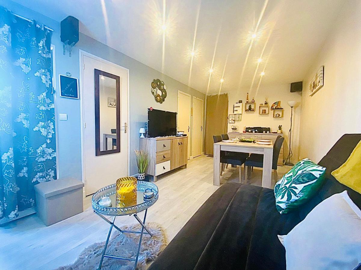 Appartement Proche Mer Avec Piscine Et Parking Fleury  Buitenkant foto
